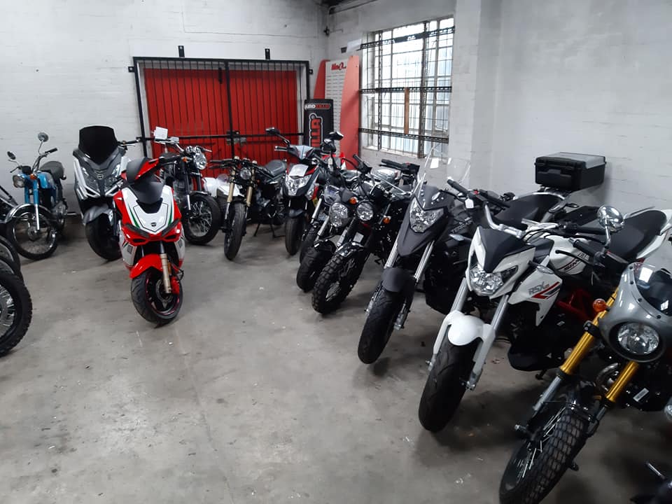 53046673_10156064408972423_1953610817123385344_n bike garage